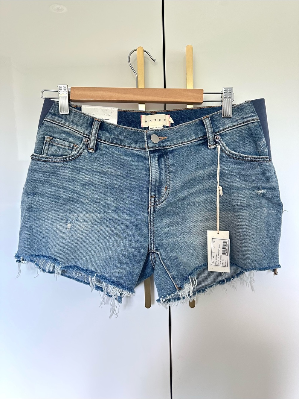 Hatch under belly relaxed fit jean shorts maternity size 26 NWT